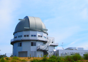 京大3.8m望遠鏡完成図