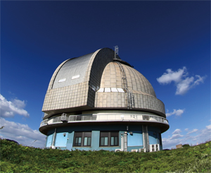 188cm反射望遠鏡を備えたドーム